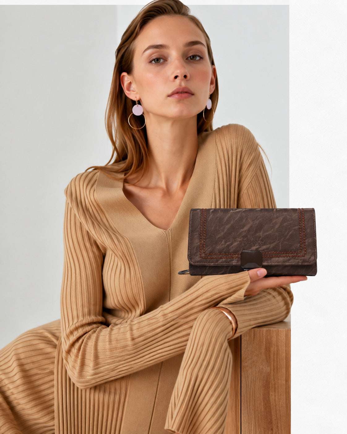 Elegant Wallets, Clutches & Mini Purses for Women