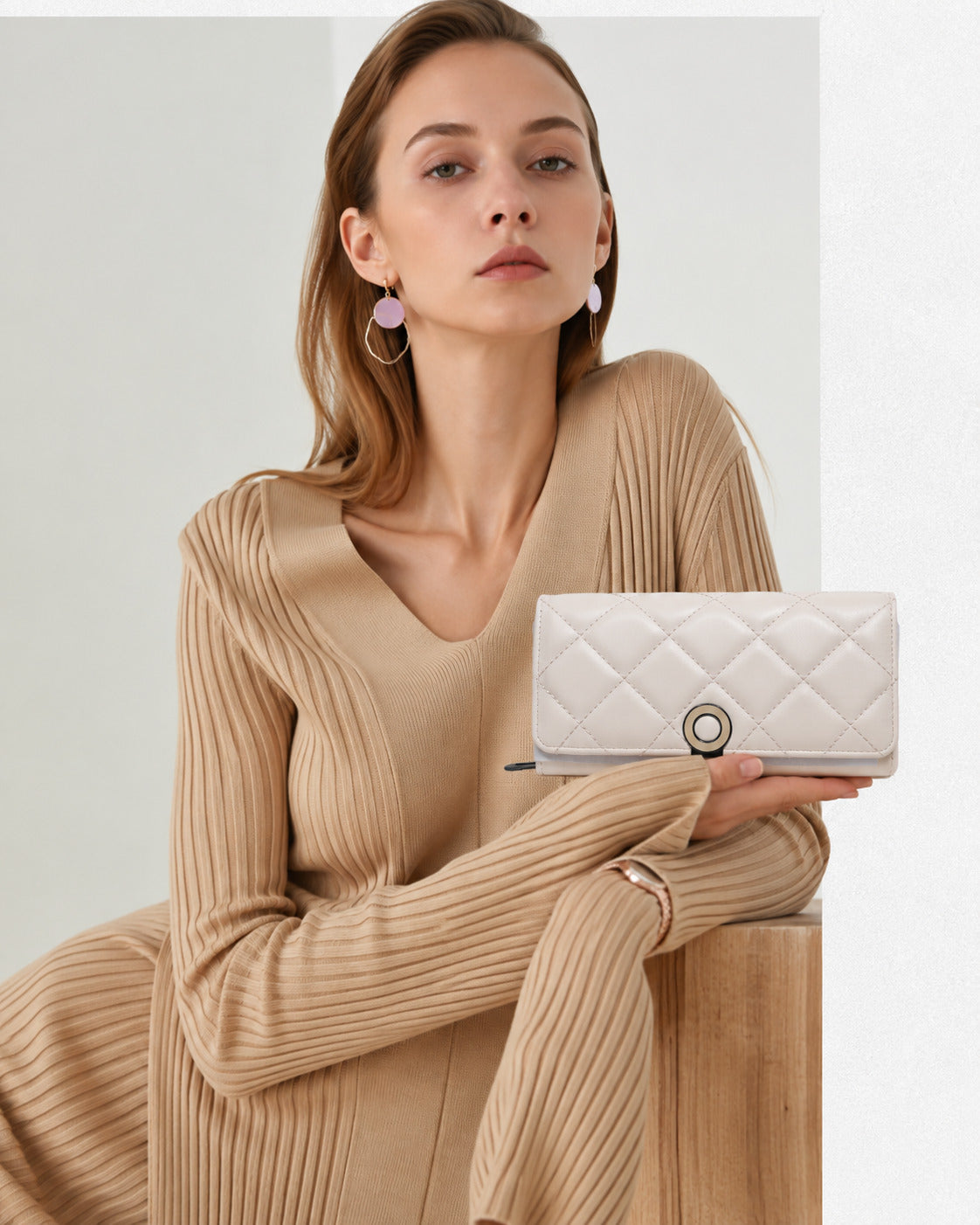 Women's Wallets &amp; Clutches Collection