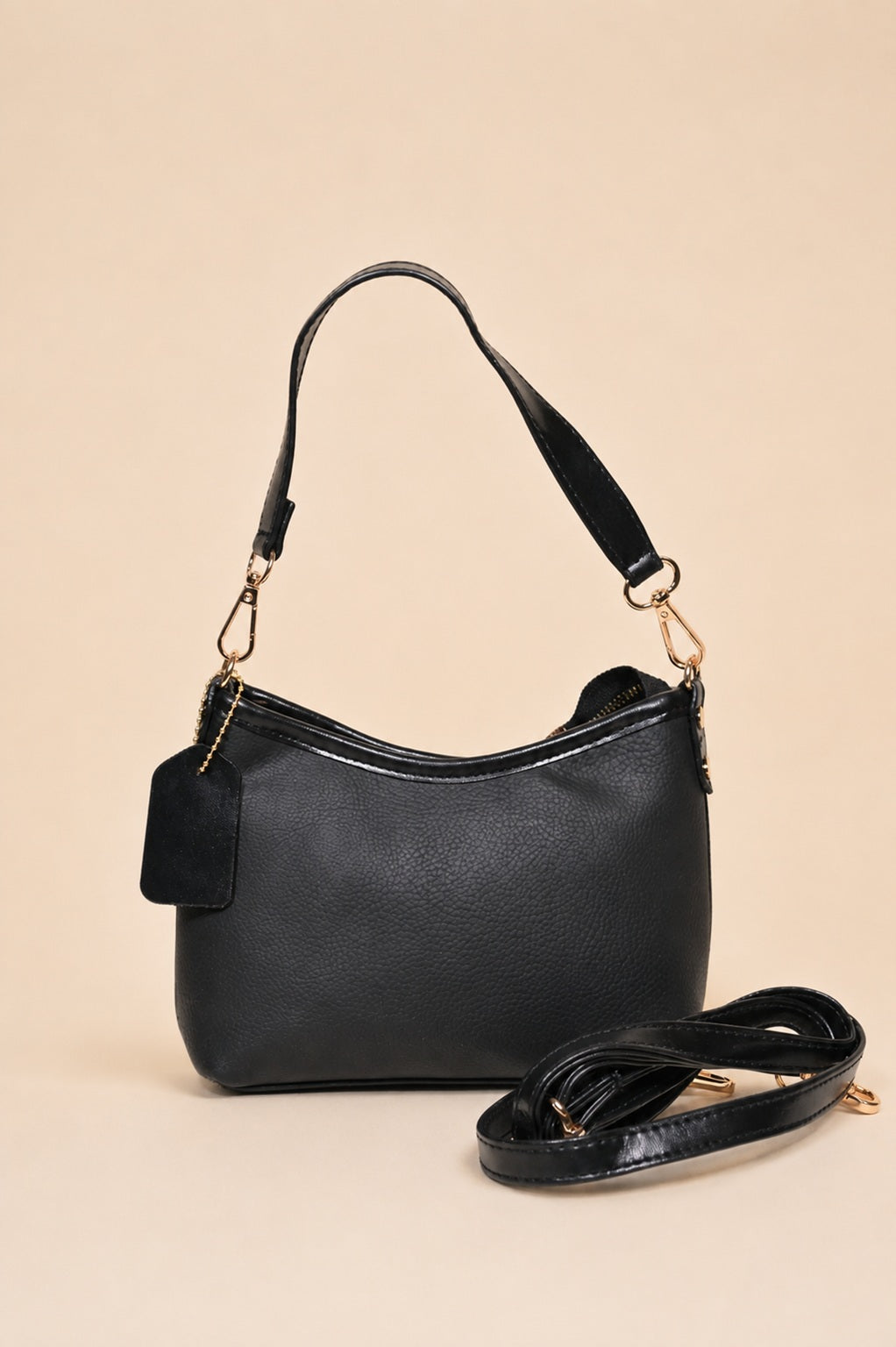 Classic Curve Shoulder Bag .
